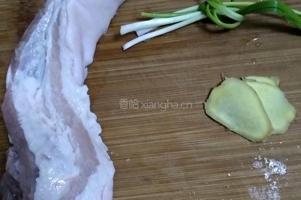 梅菜扣肉的做法图解1