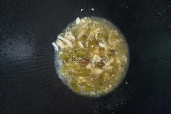 酸豆角炒鸡杂的做法图解7