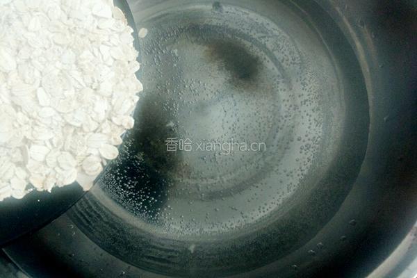 枸杞燕麦粥的做法图解3