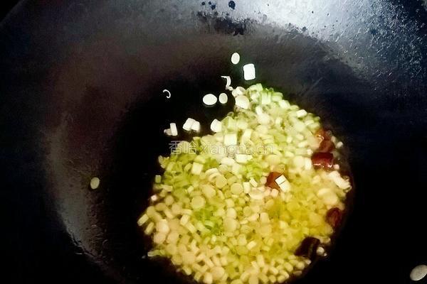 蒜苗炒豆豉的做法图解5
