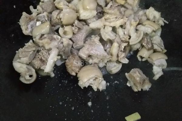 滋补羊肉排骨汤的做法图解1