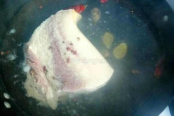 玉米面粉炒肉的做法图解4