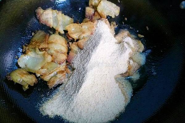 玉米面粉炒肉的做法图解11