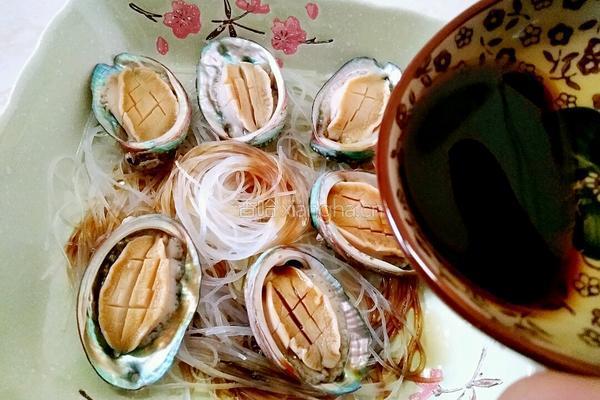 蒜蓉粉丝鲍鱼的做法图解6