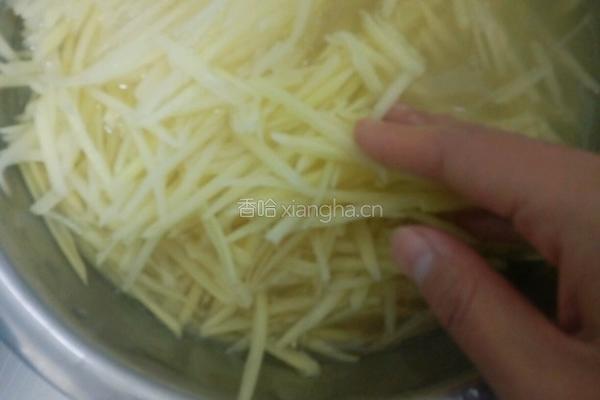 土豆丝炒尖椒的做法图解2