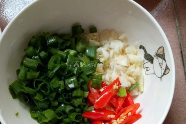芹菜香干炒肉的做法图解4
