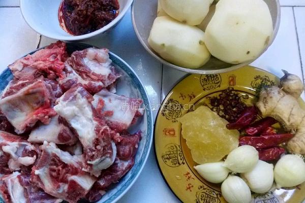香辣土豆烧排骨的做法图解2