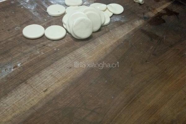 陕西迷你蝴蝶荷叶饼的做法图解4