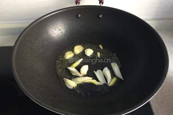 排骨炖豆角玉米的做法图解4