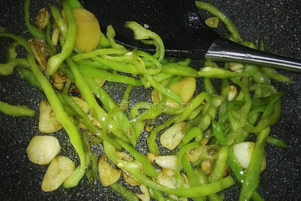 鸭肉闷玉菇的做法图解4