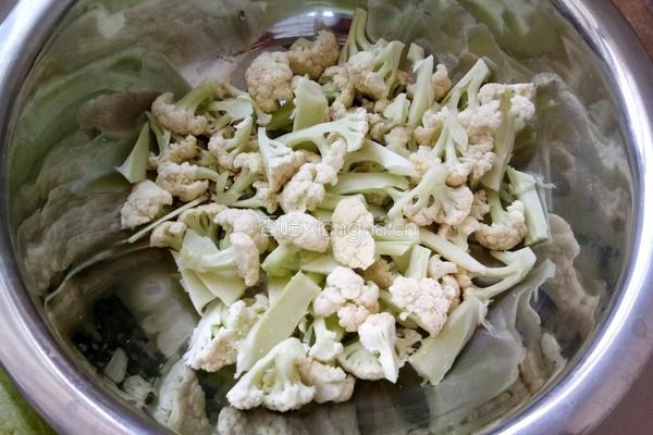 干锅花菜的做法图解1