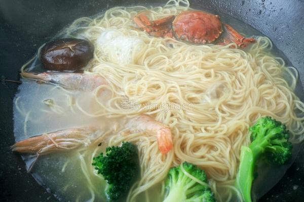 三鲜竹升面的做法图解5