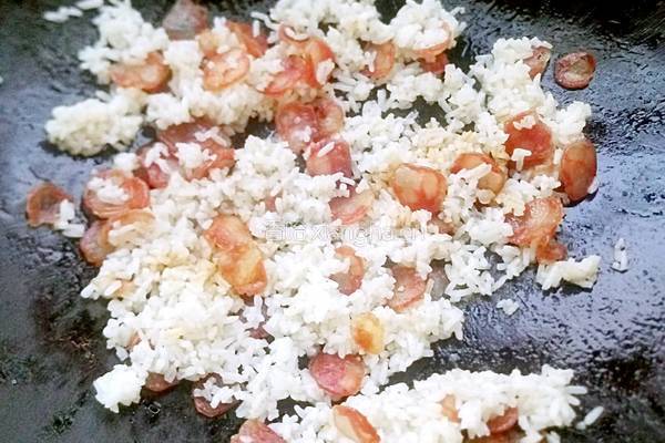 腊肠鸡蛋炒饭的做法图解8