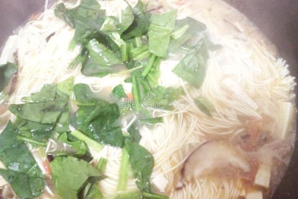 蔬菜汤面的做法图解10