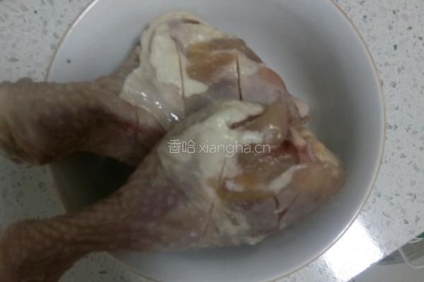鸡腿肉蘑菇土豆的做法图解1