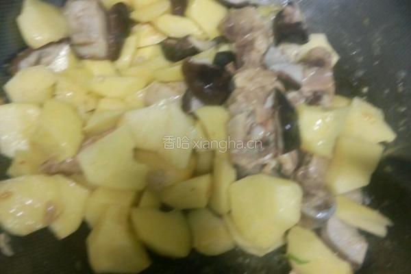 鸡腿肉蘑菇土豆的做法图解8