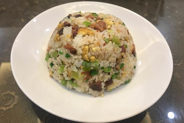 土猪香肠炒剩饭的做法图解6