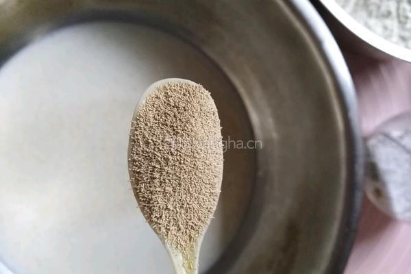 家庭版炸油条的做法图解3
