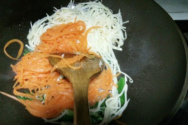 胡萝卜炒茭白的做法图解6