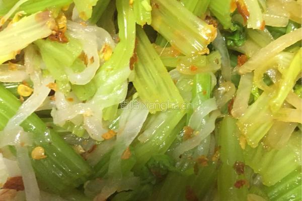 凉拌芹菜的做法图解6