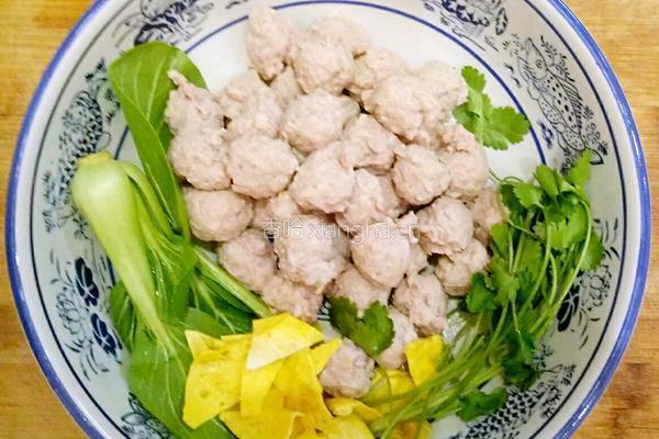 鲁菜大师蒋私家菜蛋皮肉圆的做法图解3