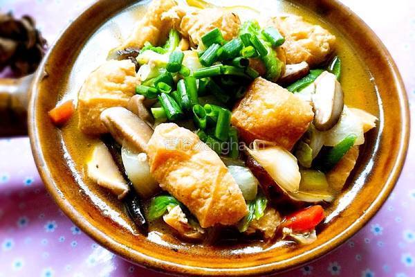 白菜香菇油面筋煲的做法图解10
