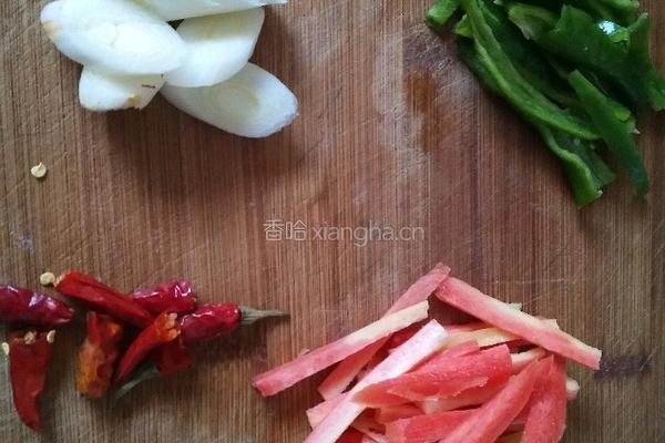 白菜香菇油面筋煲的做法图解6