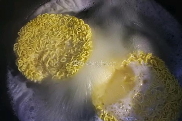 简单炒方便面的做法图解3