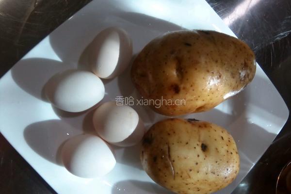 土豆丝炒鸡蛋的做法图解1