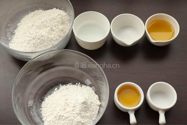 香酥芝麻饼的做法图解1