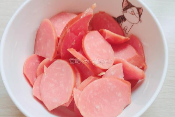 辣椒炒香肠的做法图解2