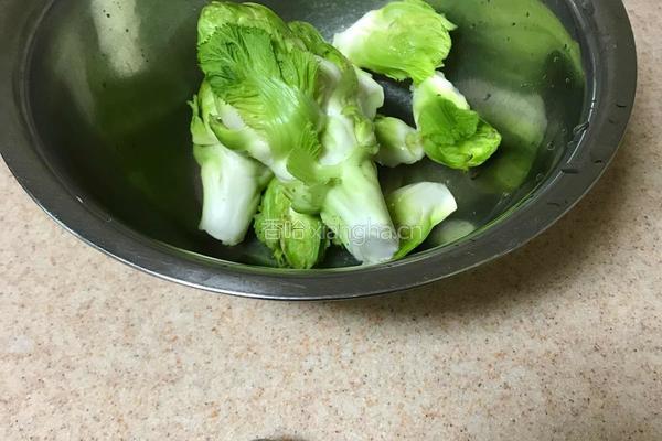 素烩抱儿菜的做法图解1