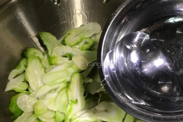 素烩抱儿菜的做法图解5