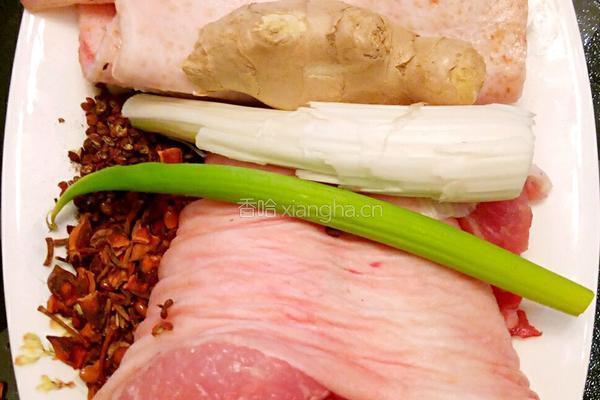 鲁菜大师蒋家菜秘制肉皮冻的做法图解1