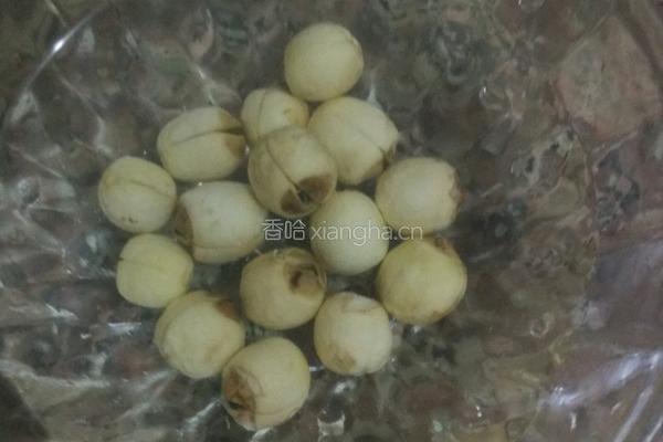莲子炖猪心的做法图解4