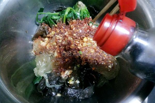 凉拌菠菜粉条黑木耳的做法图解13