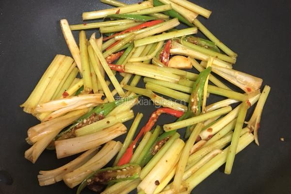 辣炒芹菜肉丝的做法图解4