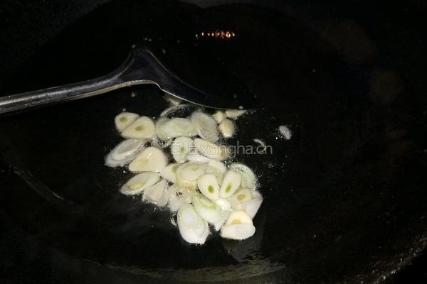 芹菜炒里脊的做法图解10