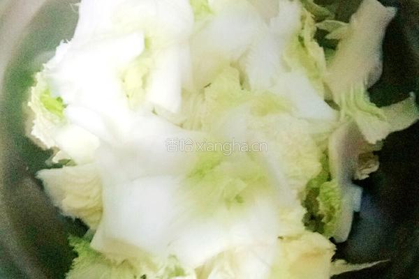 白菜木耳炒肉的做法图解2