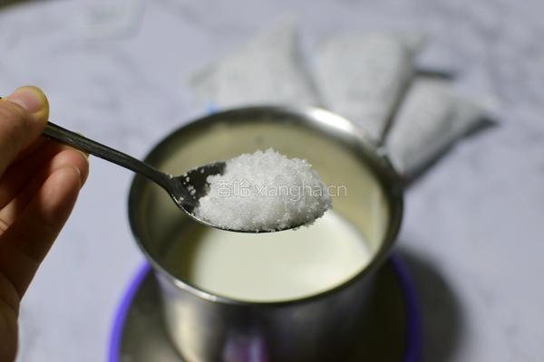 自制酸奶的做法图解2