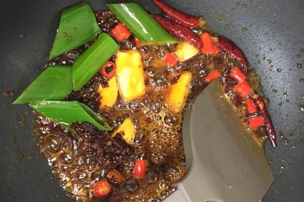 自制香辣小火锅的做法图解3