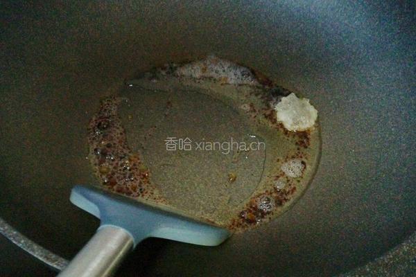 榛蘑炖鸡腿的做法图解4