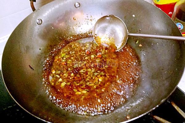 鲁菜大师蒋家菜秘制糖醋鲤鱼的做法图解4