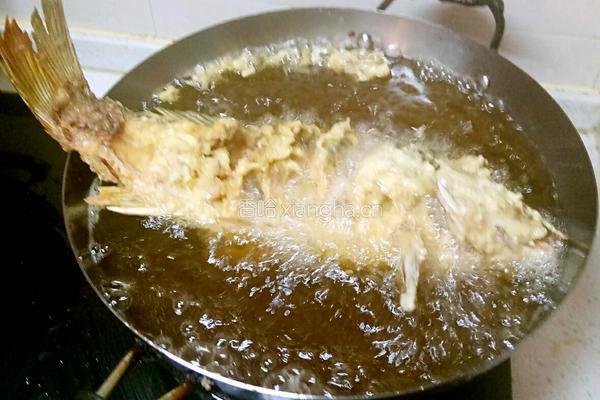 鲁菜大师蒋家菜秘制糖醋鲤鱼的做法图解3