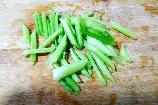 香芹炒豆干的做法图解3
