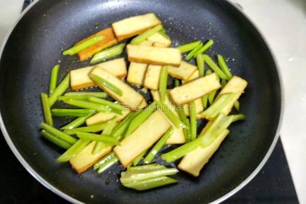 香芹炒豆干的做法图解9
