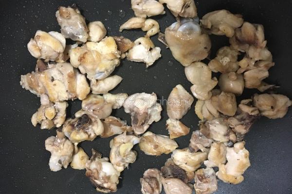 胡萝卜烧鸡腿的做法图解2