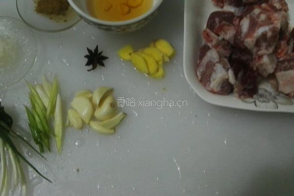 排骨醉香菇的做法图解1