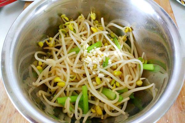黄豆芽拌芹菜的做法图解9