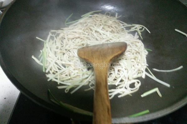 芹菜千张的做法图解4